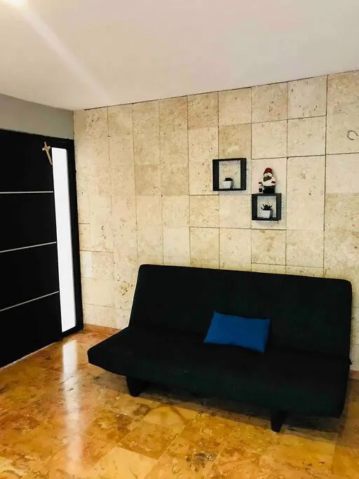 Comfortable And Central Cancun Apartment